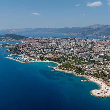 Koko&Friends, Charming Place In Quiet Neighborhood * Split