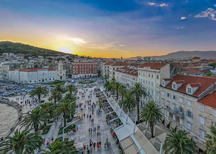 Koko&Friends, Charming Place In Quiet Neighborhood Split